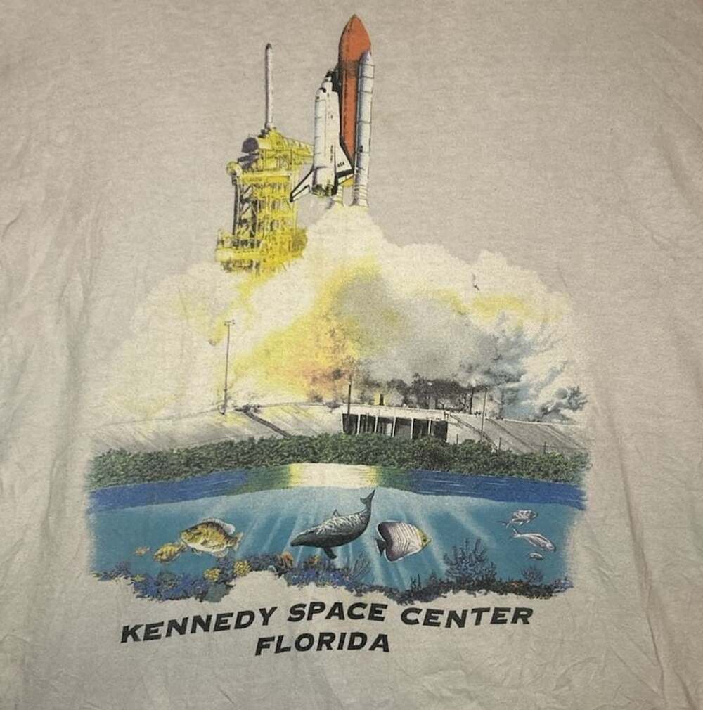 Vintage Kennedy Space Center Florida NASA Space Shuttle T-Shirt Size L